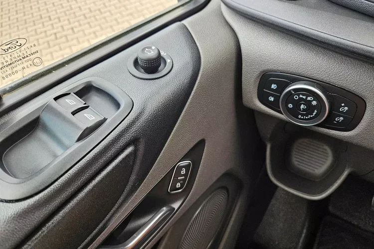 Ford transit-custom L2H1 69900zł NETTO 2.0TdCi/170KM zdjęcie 20