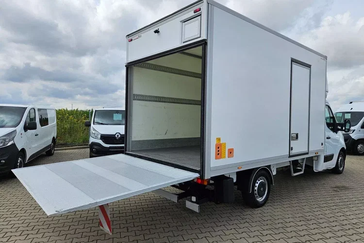 Renault Master Kontener 8 ePAL 69999zł NETTO 2.3 dCi/170KM zdjęcie 12