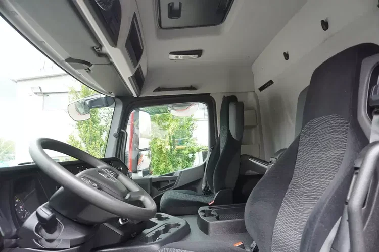 Mercedes Actros 1833 / 260 tys. km zdjęcie 12