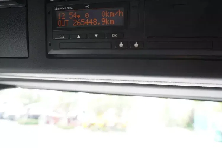 Mercedes Actros 1833 / 260 tys. km zdjęcie 13