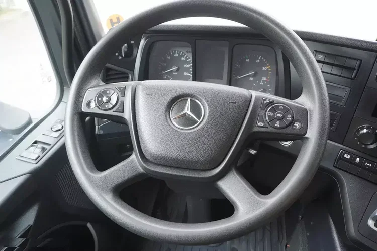 Mercedes Actros 1833 / 260 tys. km zdjęcie 17