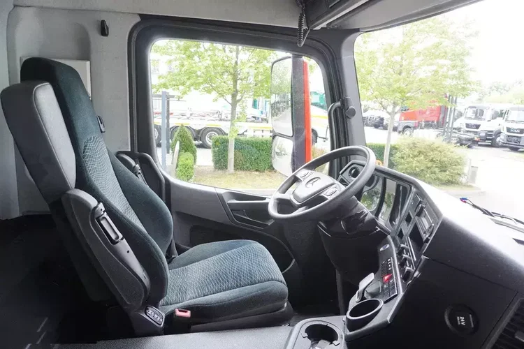 Mercedes Actros 1833 / 260 tys. km zdjęcie 19