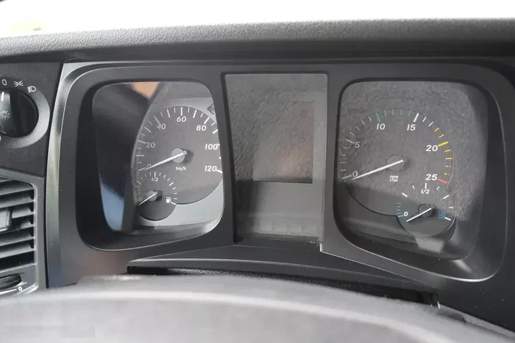 Mercedes Actros 1833 / 260 tys. km zdjęcie 20