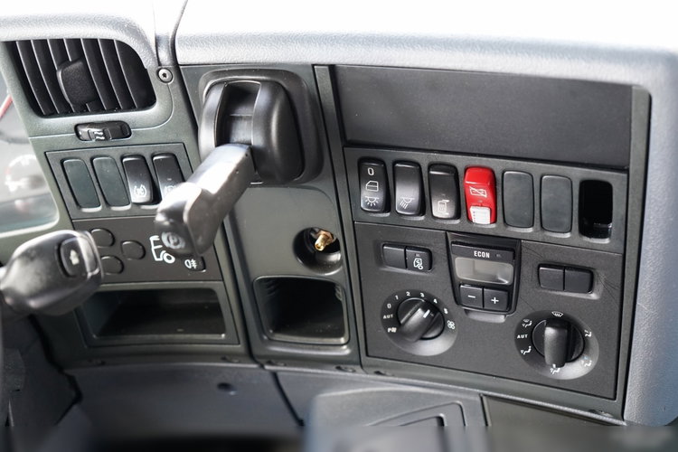 Scania P 360 / DZIENNA KABINA / 2015 ROK / 275 TYS. KM. / EURO 6 / SPROWADZONY zdjęcie 29