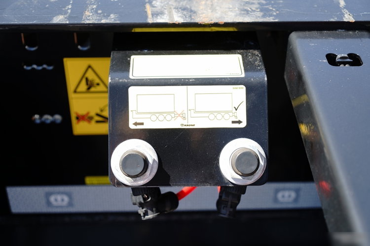 Krone / NACZEPA PODKONTENEROWA / MAŁO UŻYWANA / UNIWERSALNA / 2023 ROK / ROZSUWANY TYŁ / DO WSZYSTKICH KONTENERÓW / OŚ PODNOSZONA zdjęcie 18