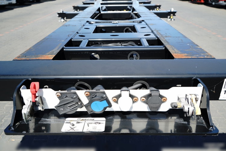 Krone / NACZEPA PODKONTENEROWA / MAŁO UŻYWANA / UNIWERSALNA / 2023 ROK / ROZSUWANY TYŁ / DO WSZYSTKICH KONTENERÓW / OŚ PODNOSZONA zdjęcie 19