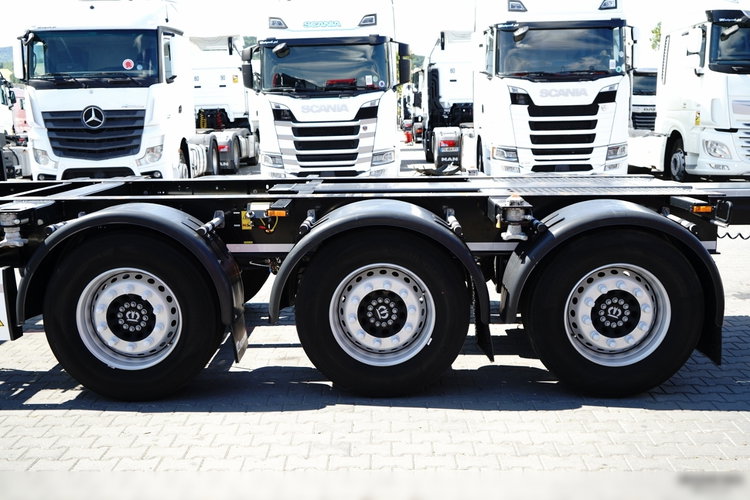 Krone / NACZEPA PODKONTENEROWA / MAŁO UŻYWANA / UNIWERSALNA / 2023 ROK / ROZSUWANY TYŁ / DO WSZYSTKICH KONTENERÓW / OŚ PODNOSZONA zdjęcie 23