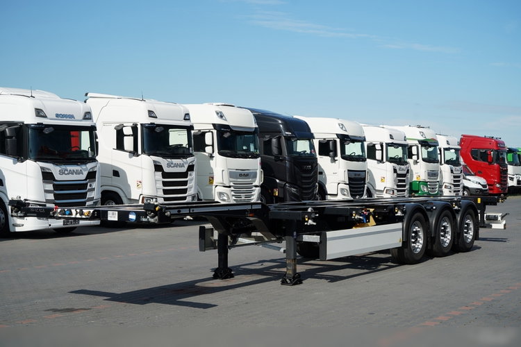 Krone / NACZEPA PODKONTENEROWA / MAŁO UŻYWANA / UNIWERSALNA / 2023 ROK / ROZSUWANY TYŁ / DO WSZYSTKICH KONTENERÓW / OŚ PODNOSZONA zdjęcie 2