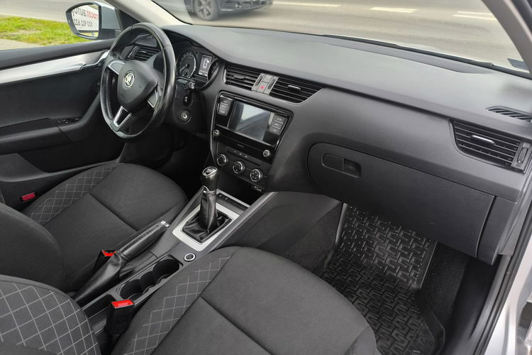 Skoda Octavia 1.6 TDI 116KM Klimatyzacja Salon Polska Faktura VAT zdjęcie 22