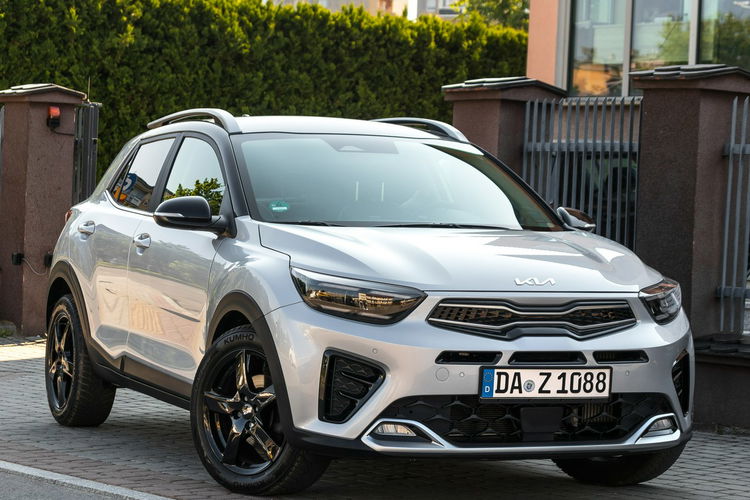 Kia Stonic 1.0_Benzyna_Hybryda_120KM_25 tyś. km zdjęcie 2