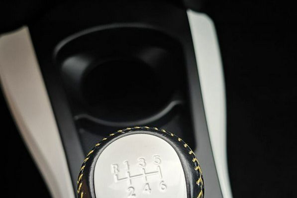 Toyota Yaris Bezwypadkowy 1.3 99KM przebieg 90.0000km zdjęcie 12