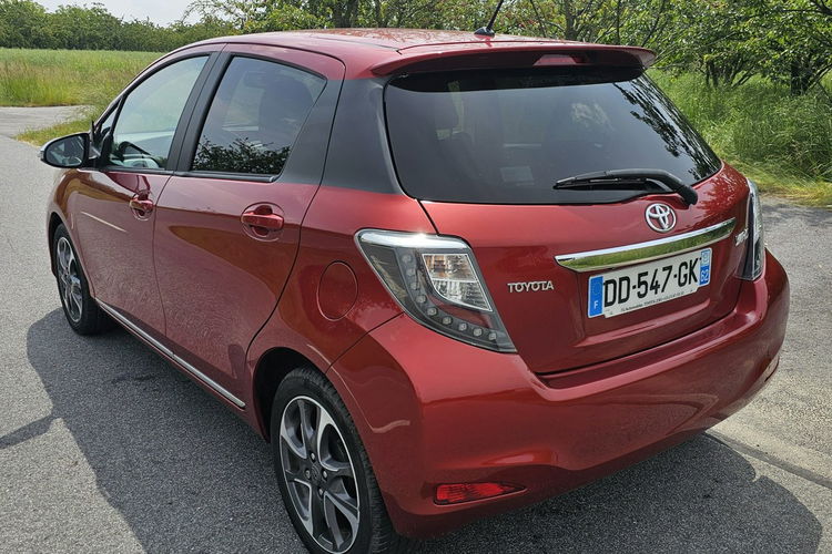 Toyota Yaris Bezwypadkowy 1.3 99KM przebieg 90.0000km zdjęcie 5