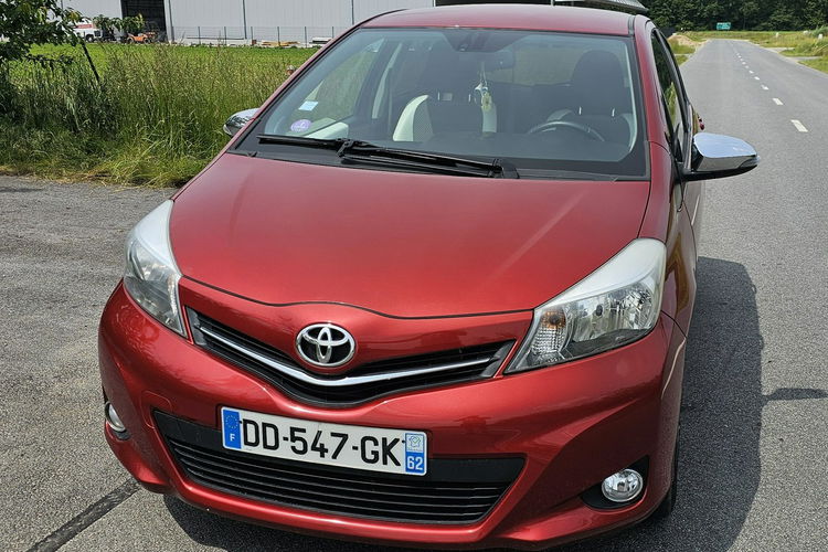Toyota Yaris Bezwypadkowy 1.3 99KM przebieg 90.0000km zdjęcie 8