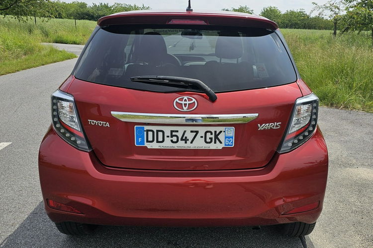 Toyota Yaris Bezwypadkowy 1.3 99KM przebieg 90.0000km zdjęcie 9