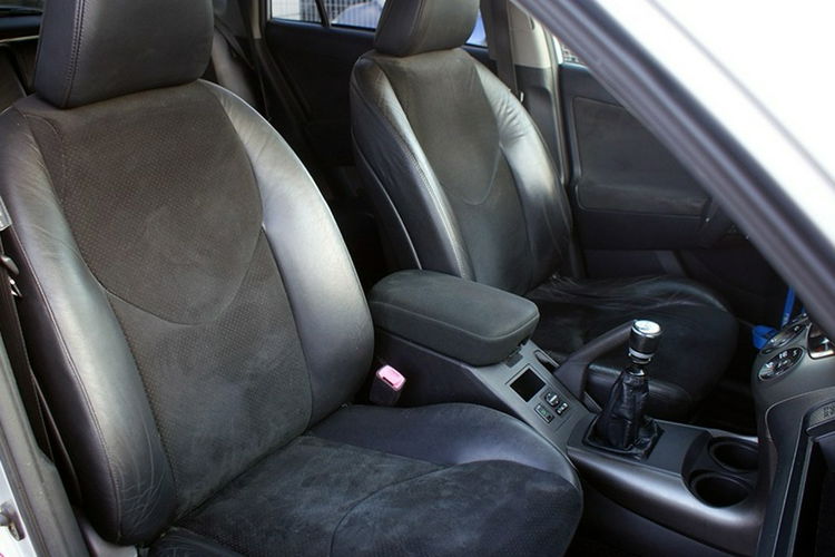 Toyota RAV-4 zdjęcie 15