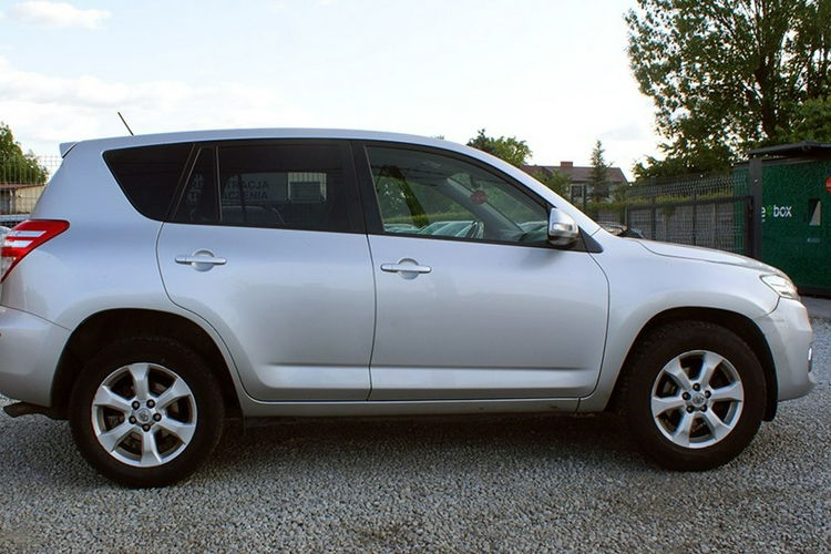 Toyota RAV-4 zdjęcie 5