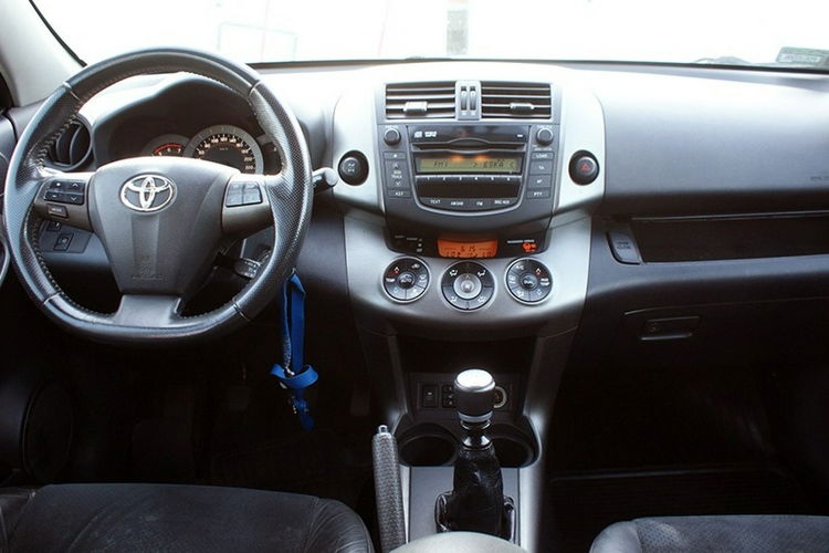 Toyota RAV-4 zdjęcie 7