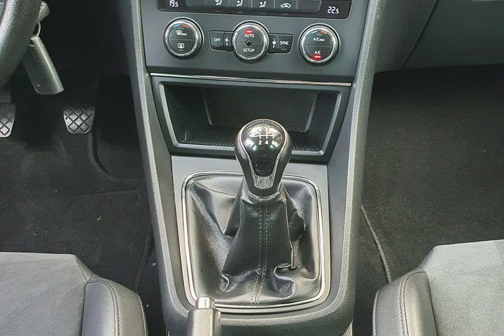 Seat Leon ST # 1.6 TDI # Navi # Climatronic # Skóra # Alkantara # zdjęcie 20