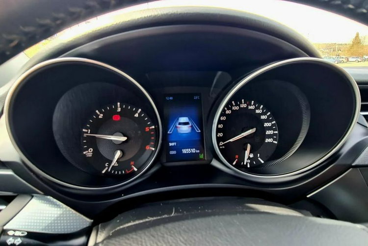 Toyota Avensis 1.6 D4D Touring Sport Executive zdjęcie 24