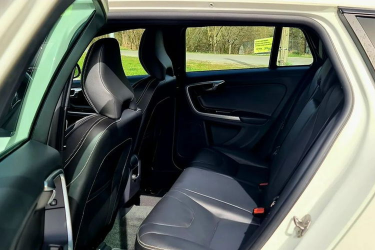 Volvo V60 POLAR+DYNAMIC GEARTRONIC , Full , Skóra, Kamera , Blis, Szyber dach, VAT23% zdjęcie 21
