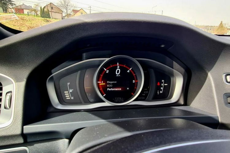 Volvo V60 POLAR+DYNAMIC GEARTRONIC , Full , Skóra, Kamera , Blis, Szyber dach, VAT23% zdjęcie 32