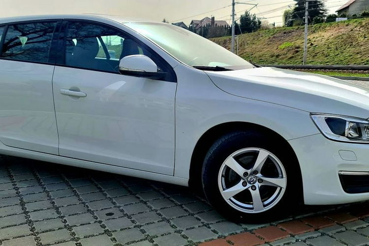 Volvo V60 POLAR+DYNAMIC GEARTRONIC , Full , Skóra, Kamera , Blis, Szyber dach, VAT23% zdjęcie 5
