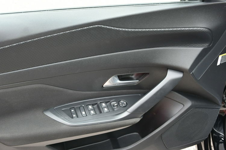 Peugeot 308 1.2PureTech 110KM MANUAL 2022r. Virtual fullLED NAVi 52tkm Rezerwacja zdjęcie 26