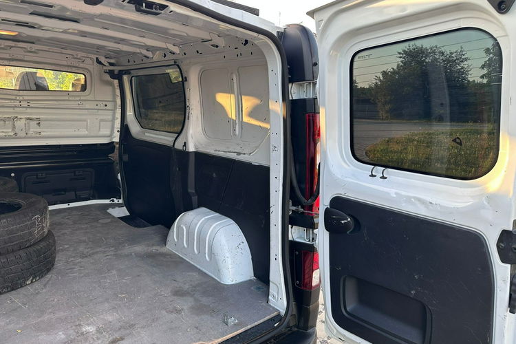 NV300 Nissan NV300 zdjęcie 20