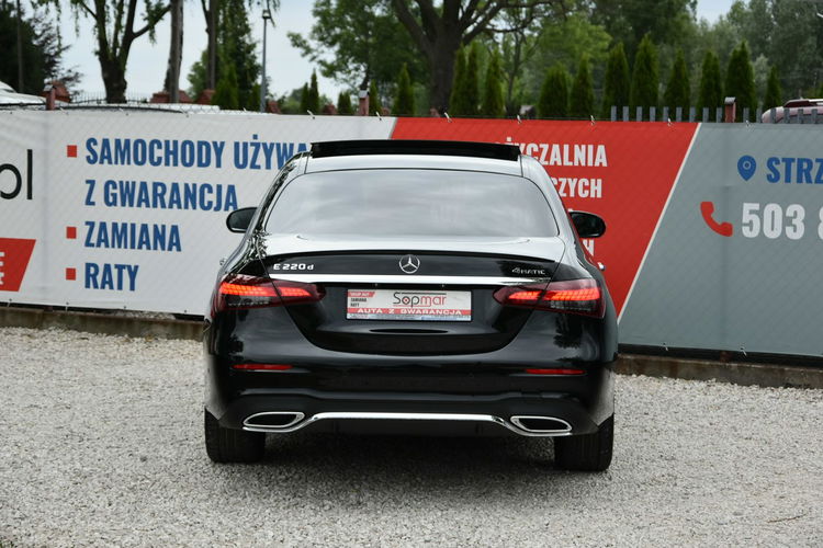 Mercedes E 220 E 220d 4Matic 200KM 2022r. SALON pakiet AMG Burmester Fv23 Rezerwacja zdjęcie 12
