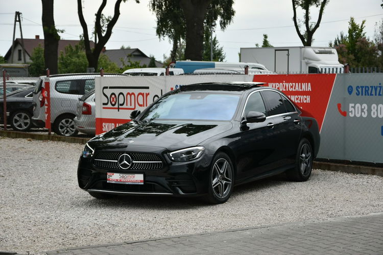 Mercedes E 220 E 220d 4Matic 200KM 2022r. SALON pakiet AMG Burmester Fv23 Rezerwacja zdjęcie 2