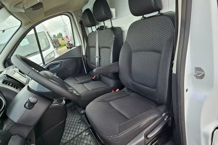 Opel Vivaro L2H1 48999zł NETTO 1.6CDTi/145KM zdjęcie 18