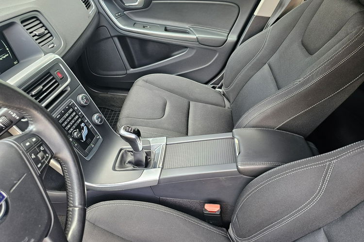 Volvo S60 Kamera cofania,  serwis ASO,  niski przebieg zdjęcie 18