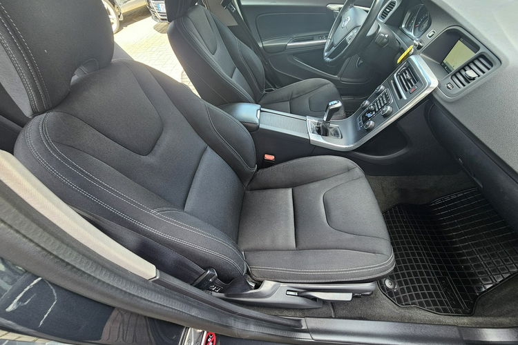 Volvo S60 Kamera cofania,  serwis ASO,  niski przebieg zdjęcie 24