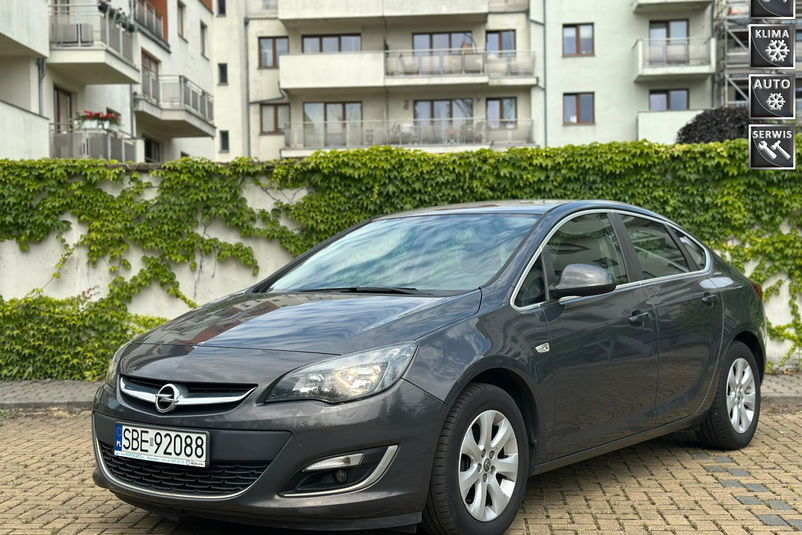 samochód osobowy Opel zdjęcie 1