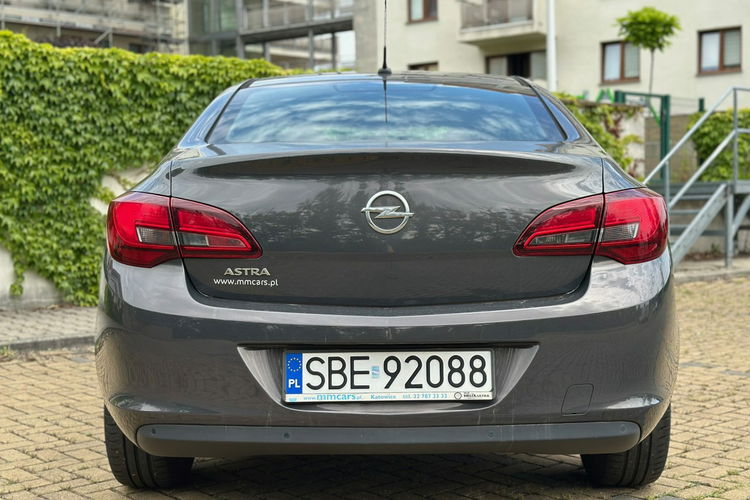 Opel Astra 1.4 Turbo zdjęcie 13