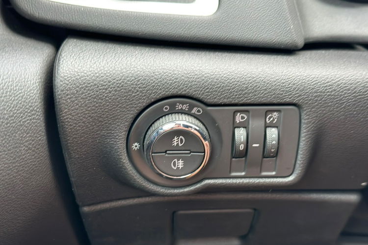 Opel Astra 1.4 Turbo zdjęcie 21