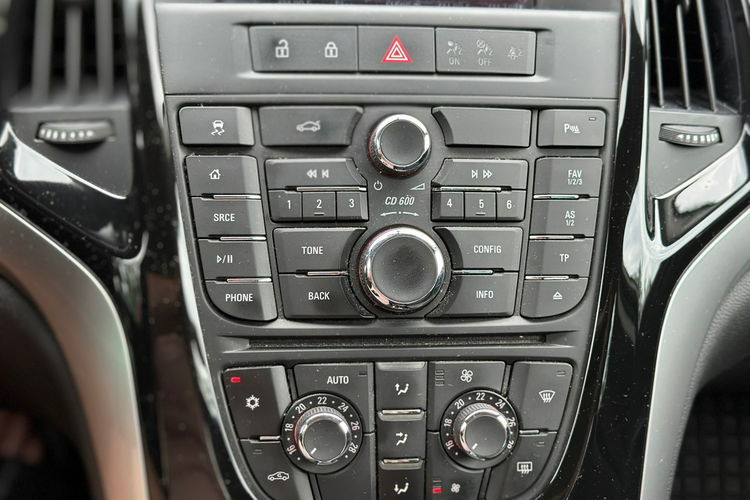 Opel Astra 1.4 Turbo zdjęcie 23