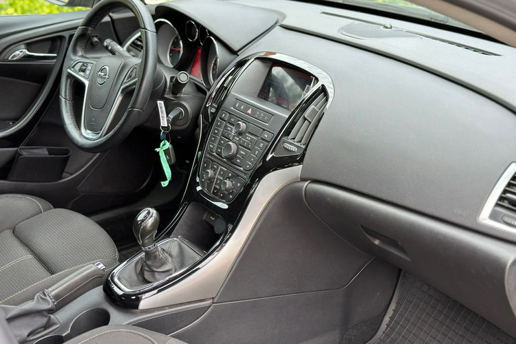 Opel Astra 1.4 Turbo zdjęcie 7