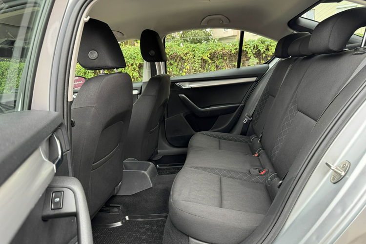 Skoda Octavia R E Z E R W A C J A zdjęcie 13