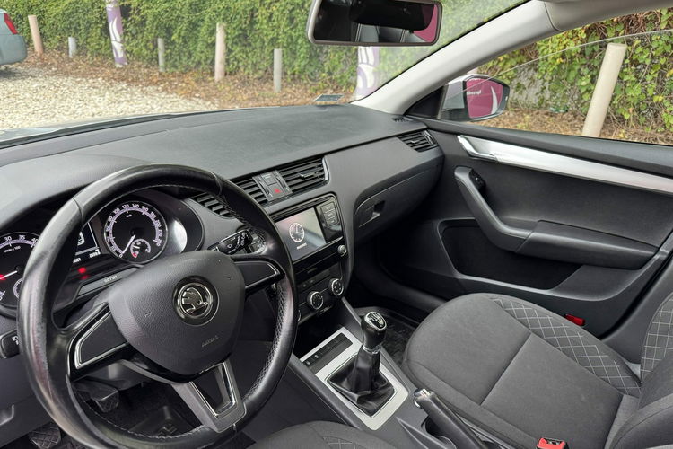 Skoda Octavia R E Z E R W A C J A zdjęcie 8