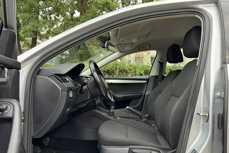 Skoda Octavia R E Z E R W A C J A zdjęcie 9