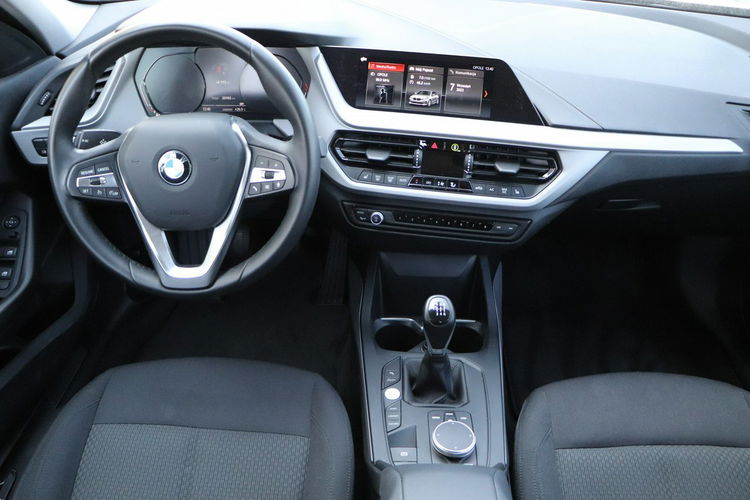 BMW 118 zarejestrowany.2020-PIERWSZA REJ,  alu,  parktronic,  led zdjęcie 11