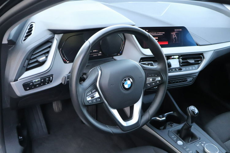 BMW 118 zarejestrowany.2020-PIERWSZA REJ,  alu,  parktronic,  led zdjęcie 7