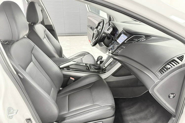 Hyundai i40 1.7CRDi136KM PREMIUM+Nav BiXenon Skóry Alu KeyLessGo LED Dzienne zdjęcie 17