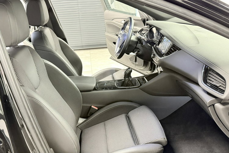 Opel Insignia 2.0 CDTi 170PS SportsTourer Dynamic Matrix Navi Skóry Panorama zdjęcie 19