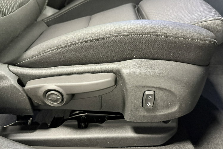 Opel Insignia 2.0 CDTi 170PS SportsTourer Dynamic Matrix Navi Skóry Panorama zdjęcie 22