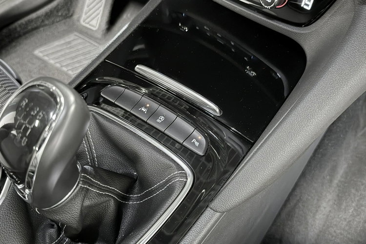 Opel Insignia 2.0 CDTi 170PS SportsTourer Dynamic Matrix Navi Skóry Panorama zdjęcie 24