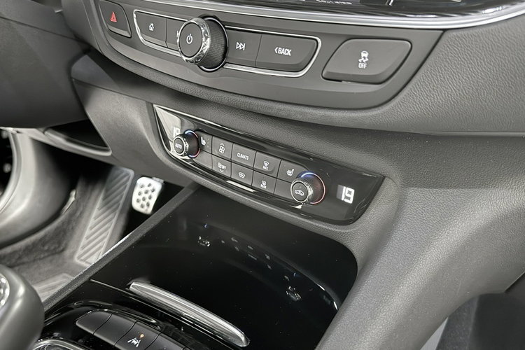 Opel Insignia 2.0 CDTi 170PS SportsTourer Dynamic Matrix Navi Skóry Panorama zdjęcie 25