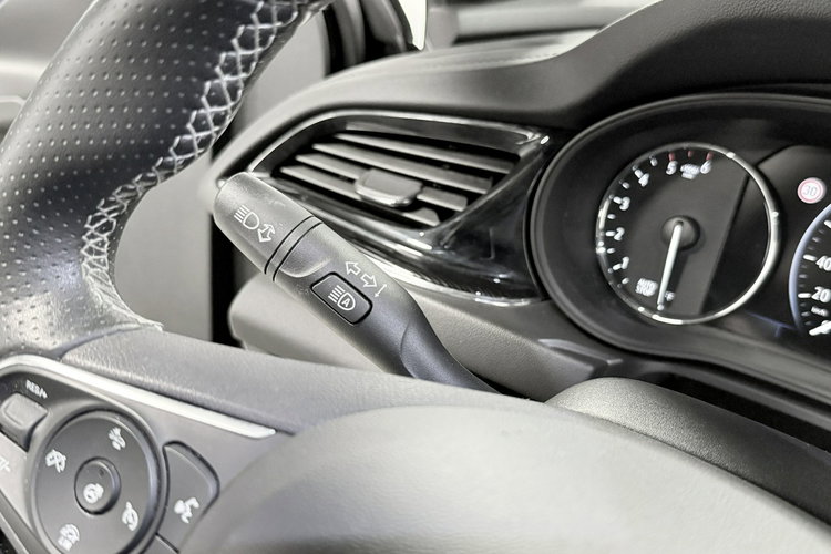 Opel Insignia 2.0 CDTi 170PS SportsTourer Dynamic Matrix Navi Skóry Panorama zdjęcie 29