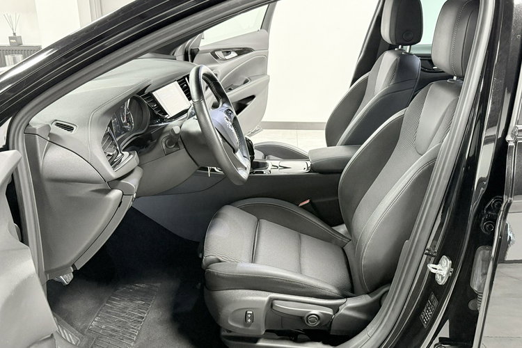 Opel Insignia 2.0 CDTi 170PS SportsTourer Dynamic Matrix Navi Skóry Panorama zdjęcie 35